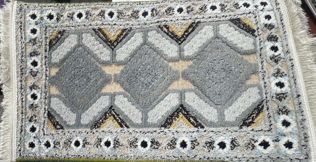 پادری فرشی ریشه دار